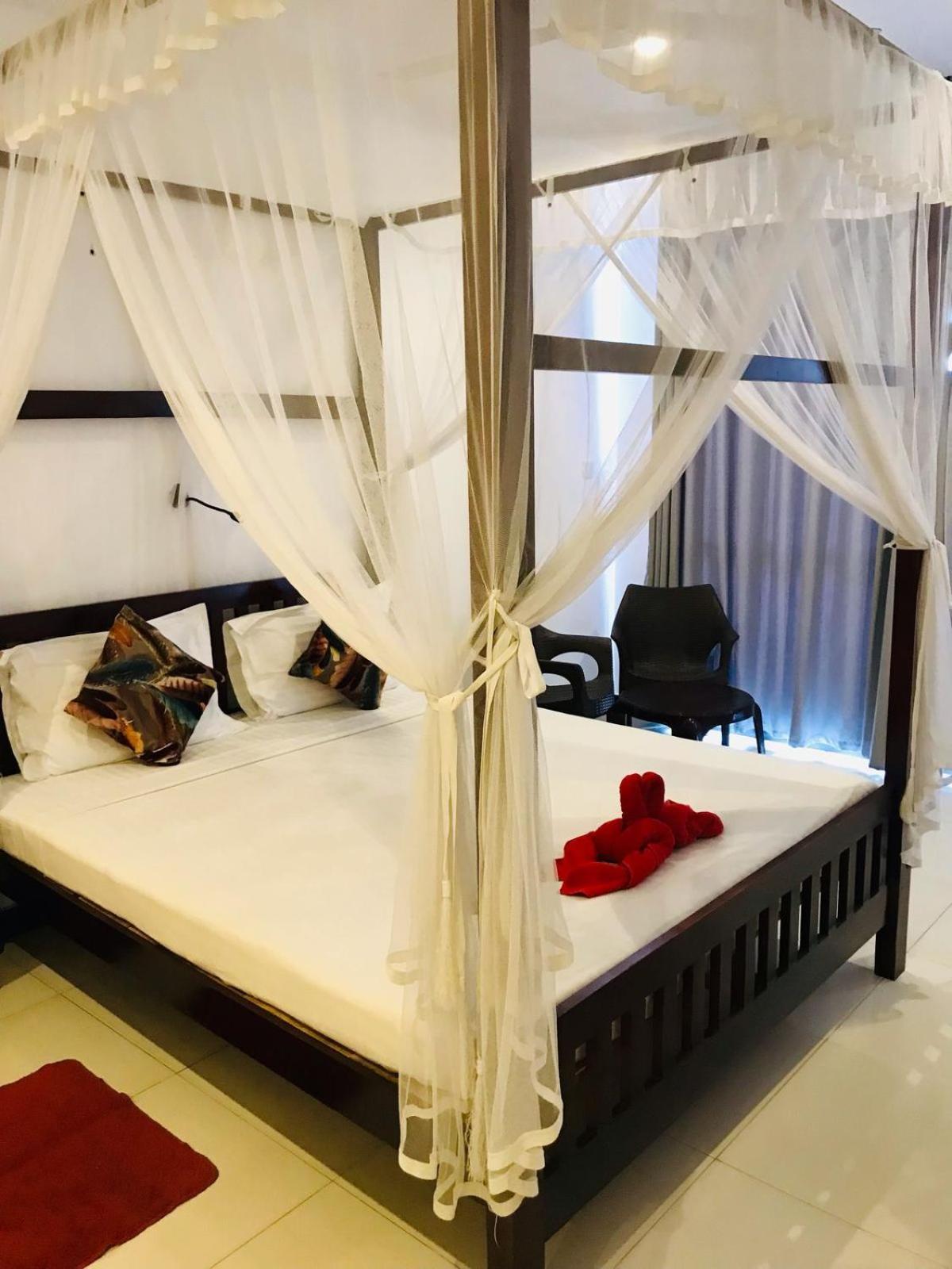 Hotel Marine At Negombo Beach Exterior foto